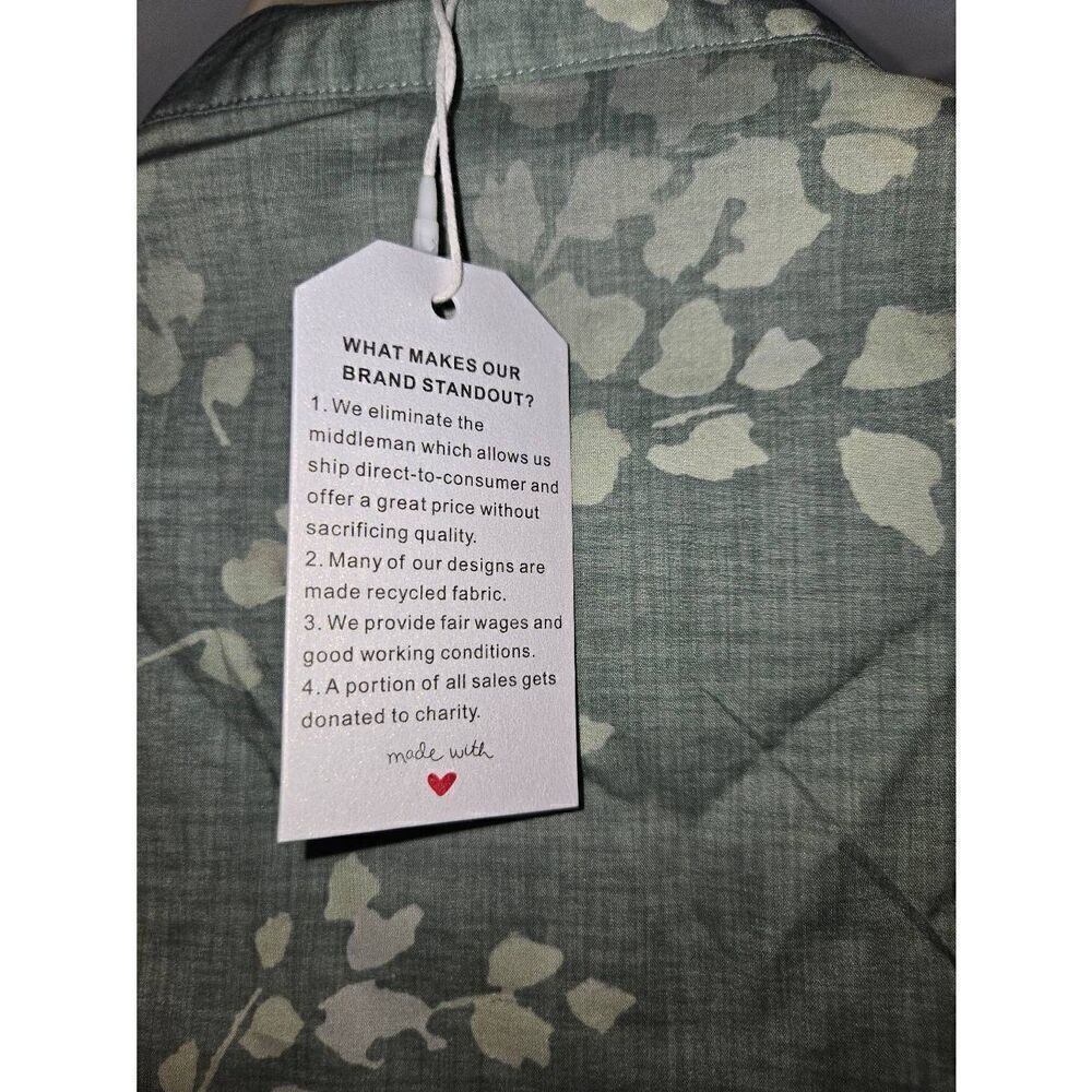 Made With Love Womens Size Medium Green Floral Henley - Picture 6 of 6